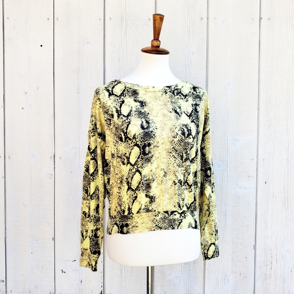NWT Socialite Yellow Snake Print Top Size S